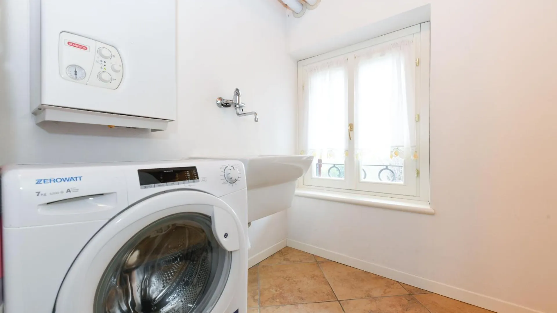 Wendy Apartment- Twobedroom & Pool & Parkprivatefree & Sports Desenzano del Garda