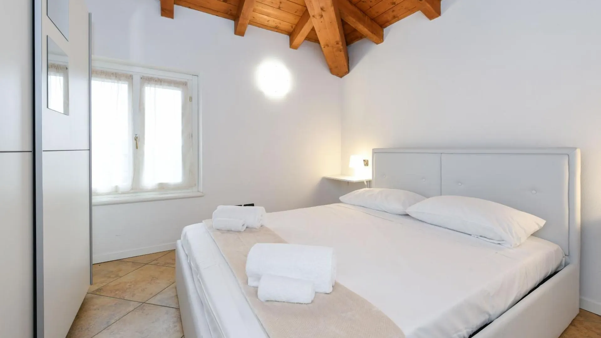 Wendy Apartment- Twobedroom & Pool & Parkprivatefree & Sports Desenzano del Garda